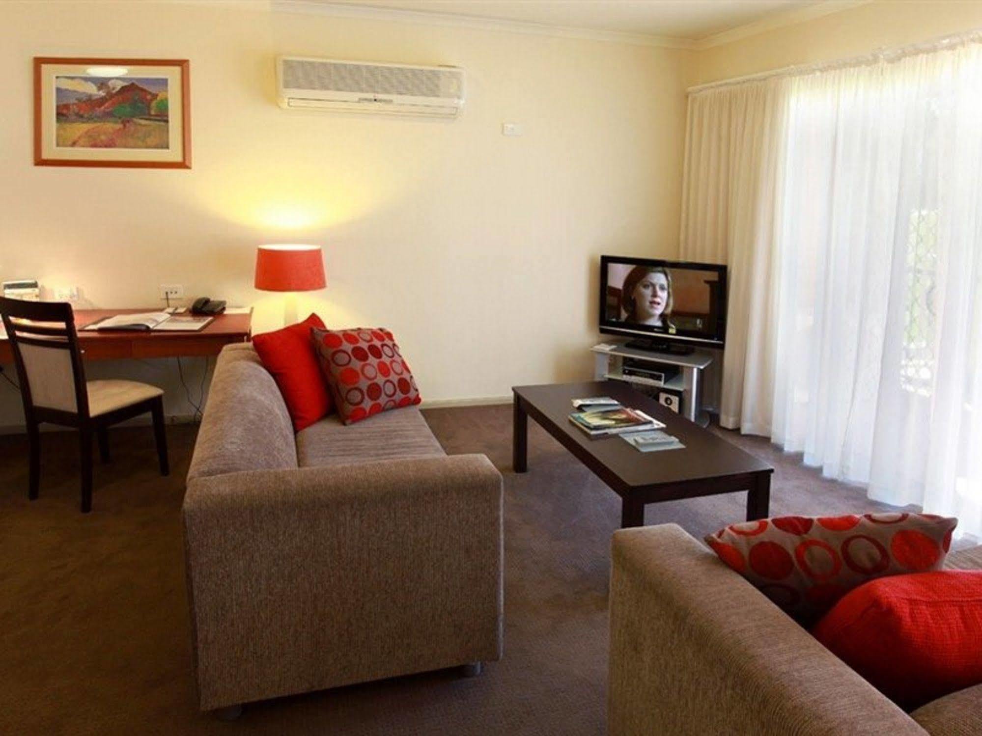 Quest Tamworth Aparthotel Exterior photo